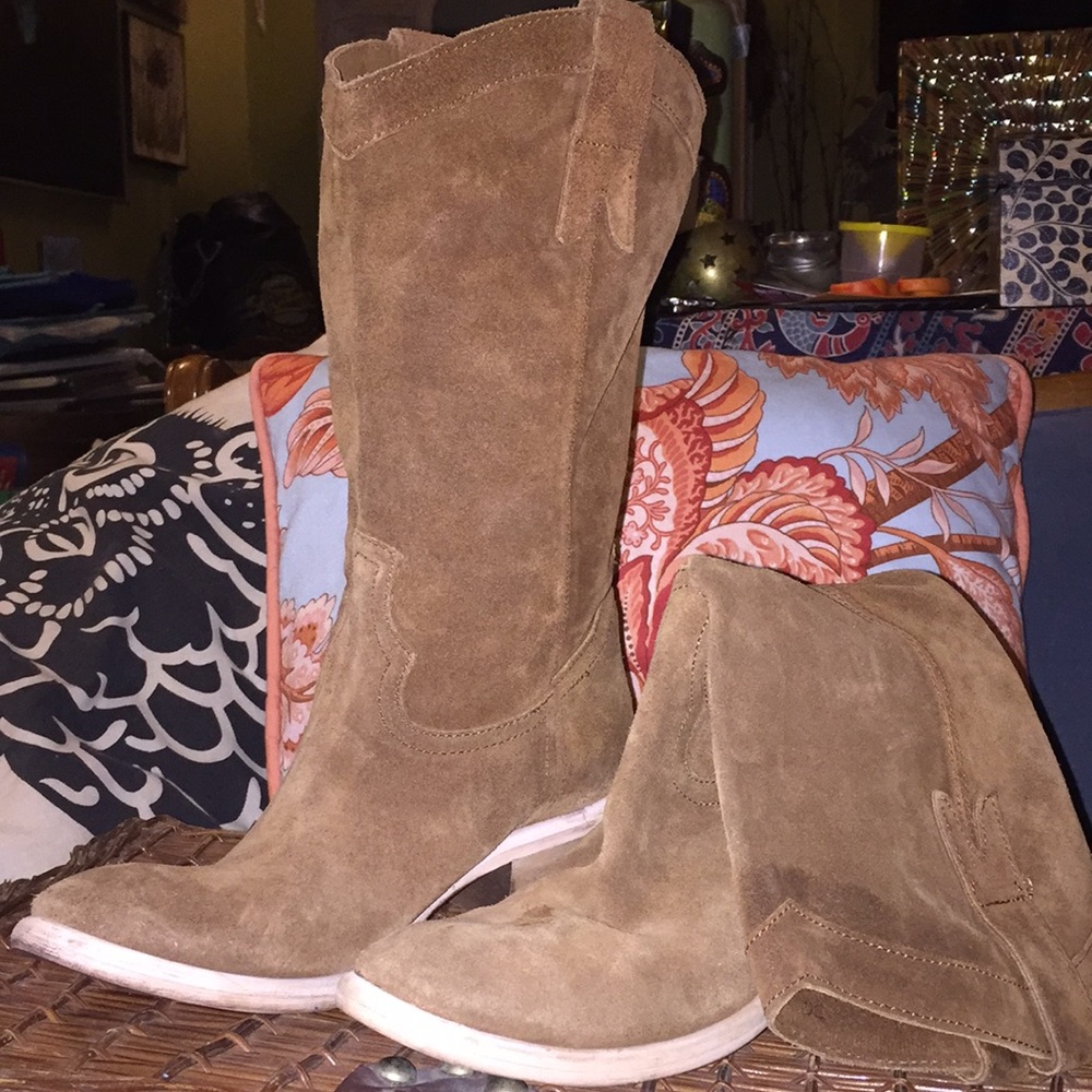 Dibas soft suede cowgirl boot